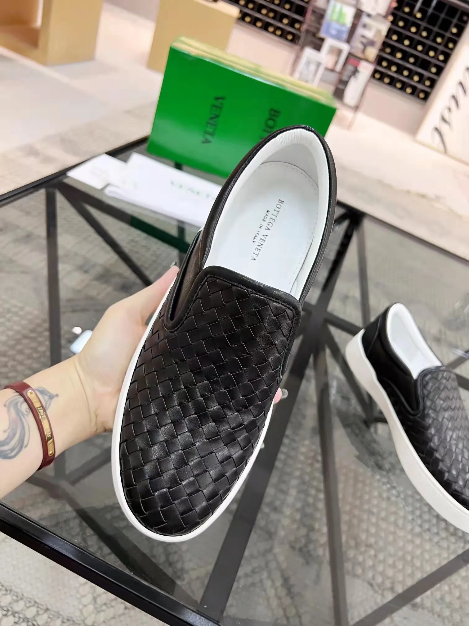 Men's men's shoes 💰420 [New style] 🎍🎍⚠️BOTTEGA VENETA) BV fashionable and casual classic, classic on sale ⬆️⬆️! (High quality) only better than genuine products from counters! Top handcrafted woven decoration [strong]💯💯 Breathable mesh lining plus mixed sheepskin and original latex feet! Genuine rubber anti-slip outsole! ! Super comfortable! Welcome to compare the authentic products at the counter! 38 to 44 (45 can be customized